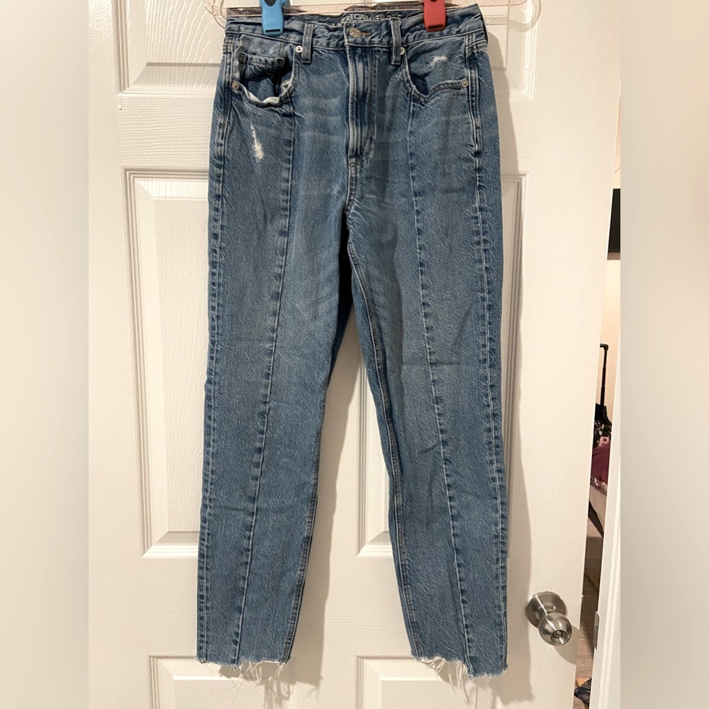 American Eagle Outfitters straight let distressed bottom jeans. Size 6 long